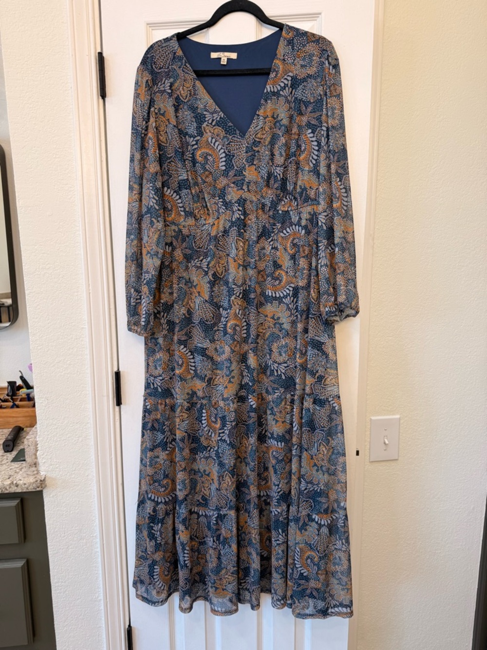 Les Serein - Blue Paisley V-Neck Maxi Dress
